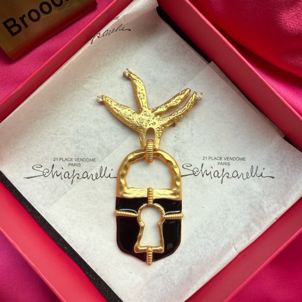 🔒 Schiaparelli Iconic Lock + Antler Surrealist Brooch 🔒